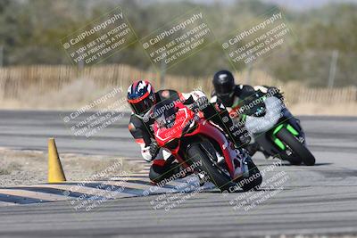 media/Dec-01-2025-Moto Forza (Mon) [[2daa91e15f]]/1-Advanced Group/Session 3 (Turn 3)/